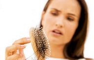 ریزش موهای زنان: علل و راه حل‌های نازک شدن مو