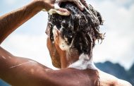 ۱۴ فایده شستن موها با نرم کننده